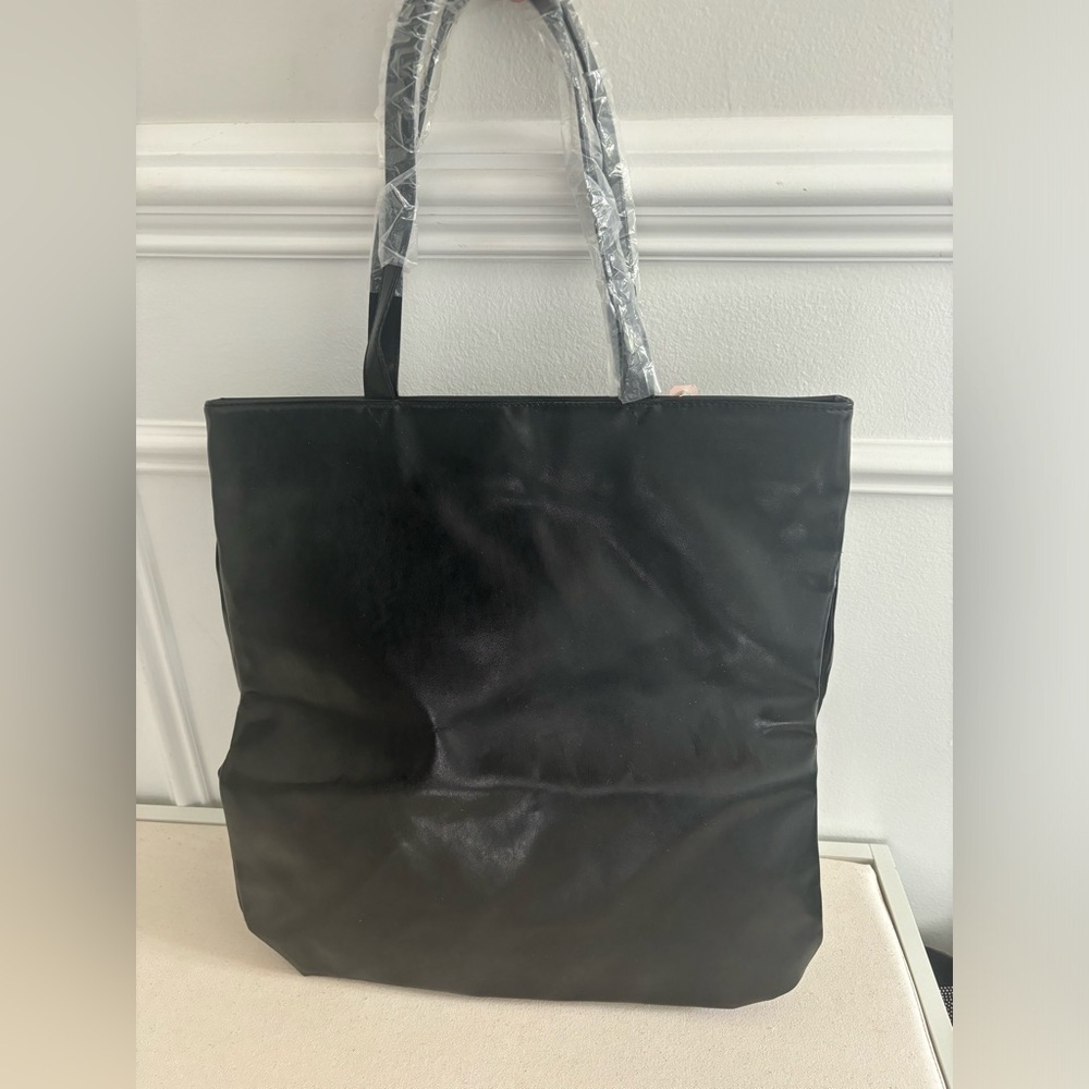 Victoria's Secret NWT Flirty Fringe Tote Bag Black Limited Edition - Picture 5 of 8